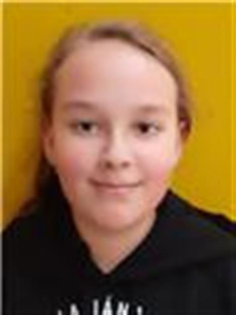 Vivien  HOLLOVÁ