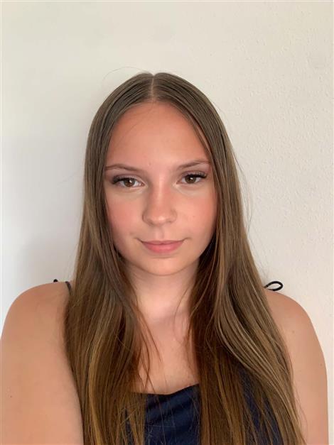 Zoe KUŠNIERIKOVÁ