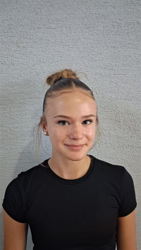 Adela SYNAKOVÁ