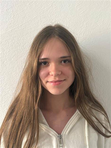 Sára KEZMANOVÁ